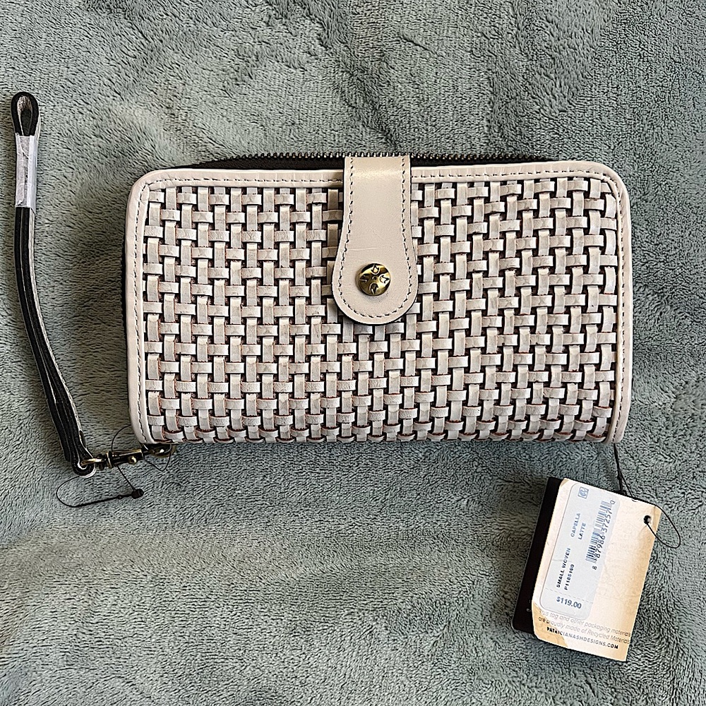 Patricia Nash Ivory  cappella woven wristlet